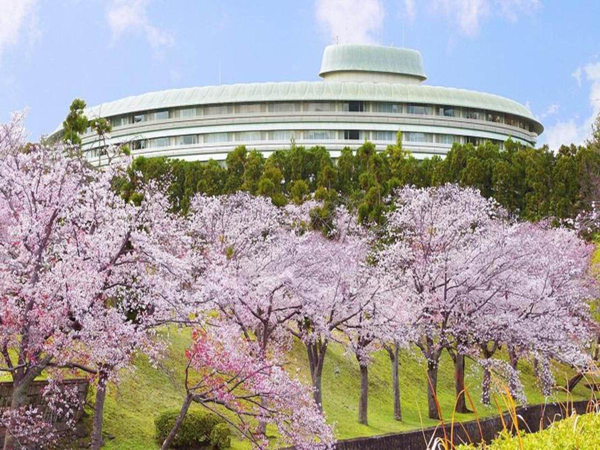 The Prince Kyoto Takaragaike, Autograph Collection Bagian luar foto