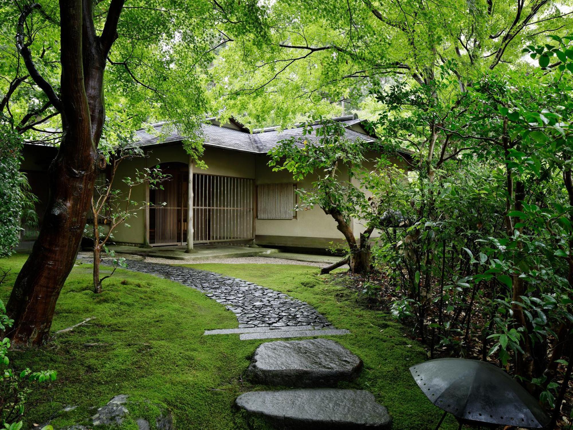 The Prince Kyoto Takaragaike, Autograph Collection Bagian luar foto