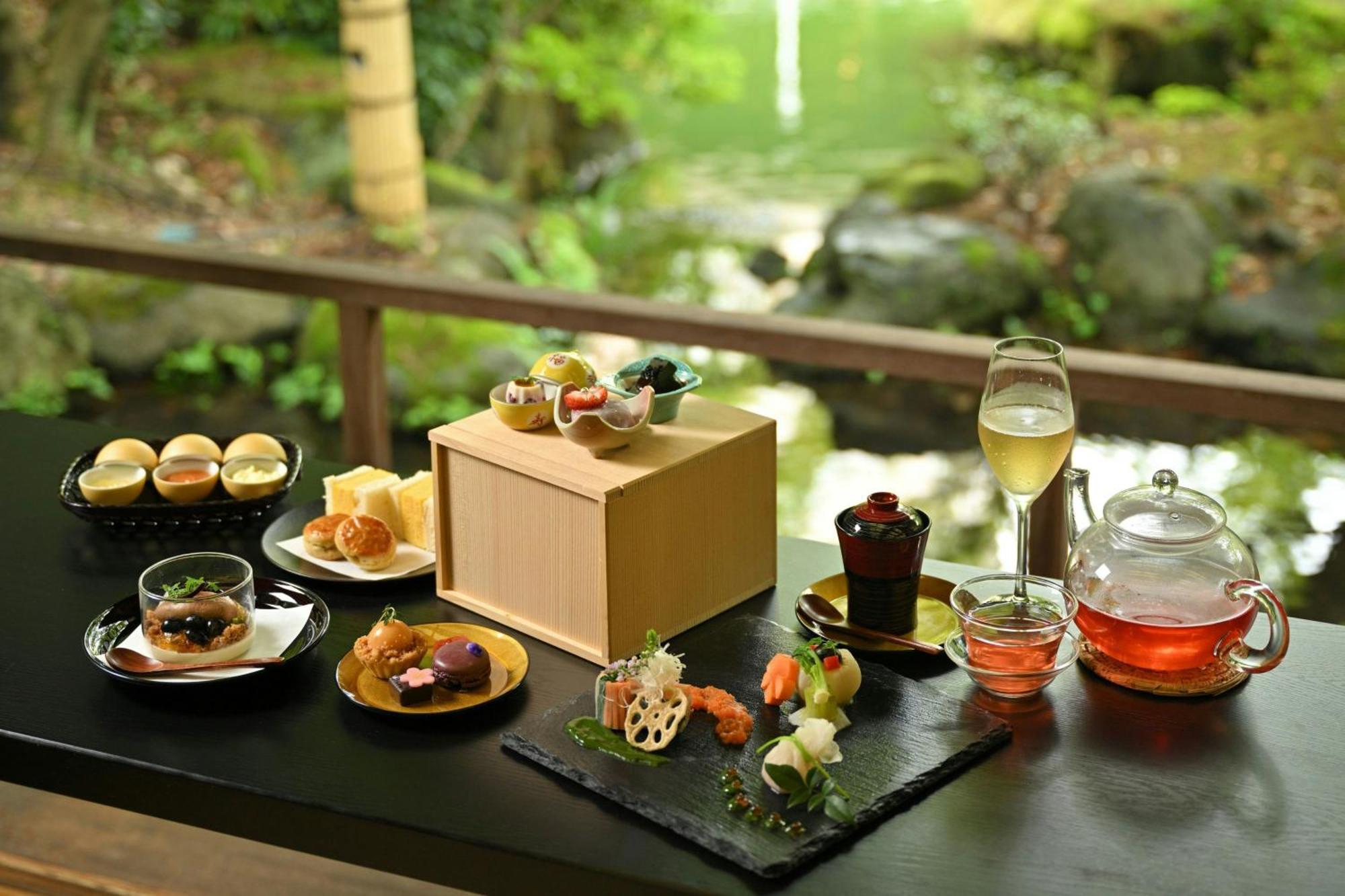 The Prince Kyoto Takaragaike, Autograph Collection Bagian luar foto